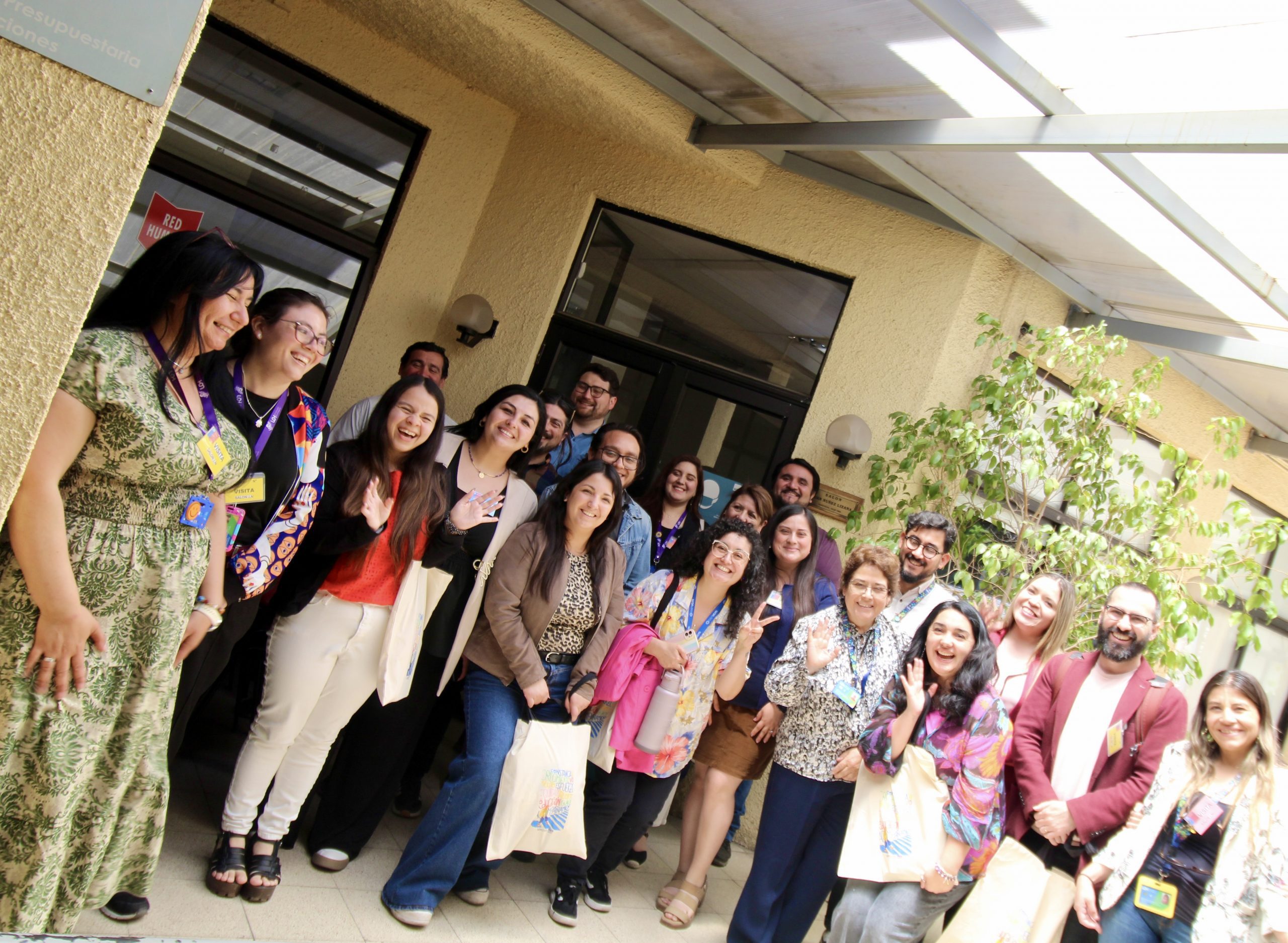 Intercambio de buenas prácticas y acciones de apoyo al estudiantado marcan encuentro de vinculación entre PACE UOH y PACE UCM
