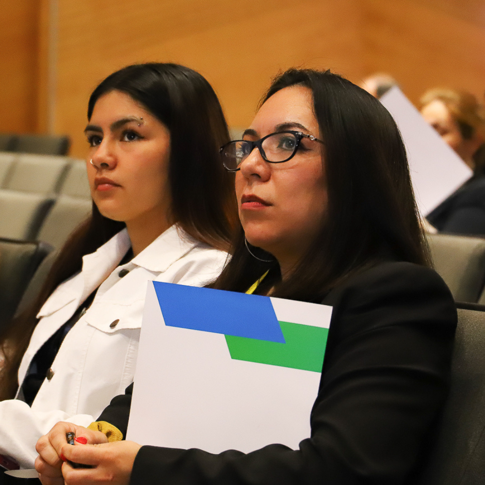 Gran asistencia a seminario regional sobre beneficios estatales para estudiantes de educación superior