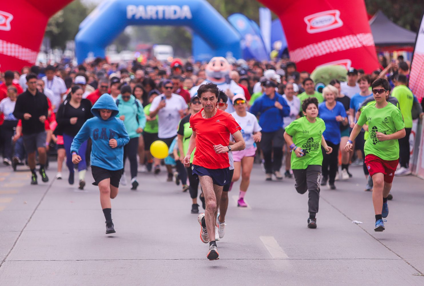 Corrida UOH volvió a llenar de color y movimiento las calles de Rancagua