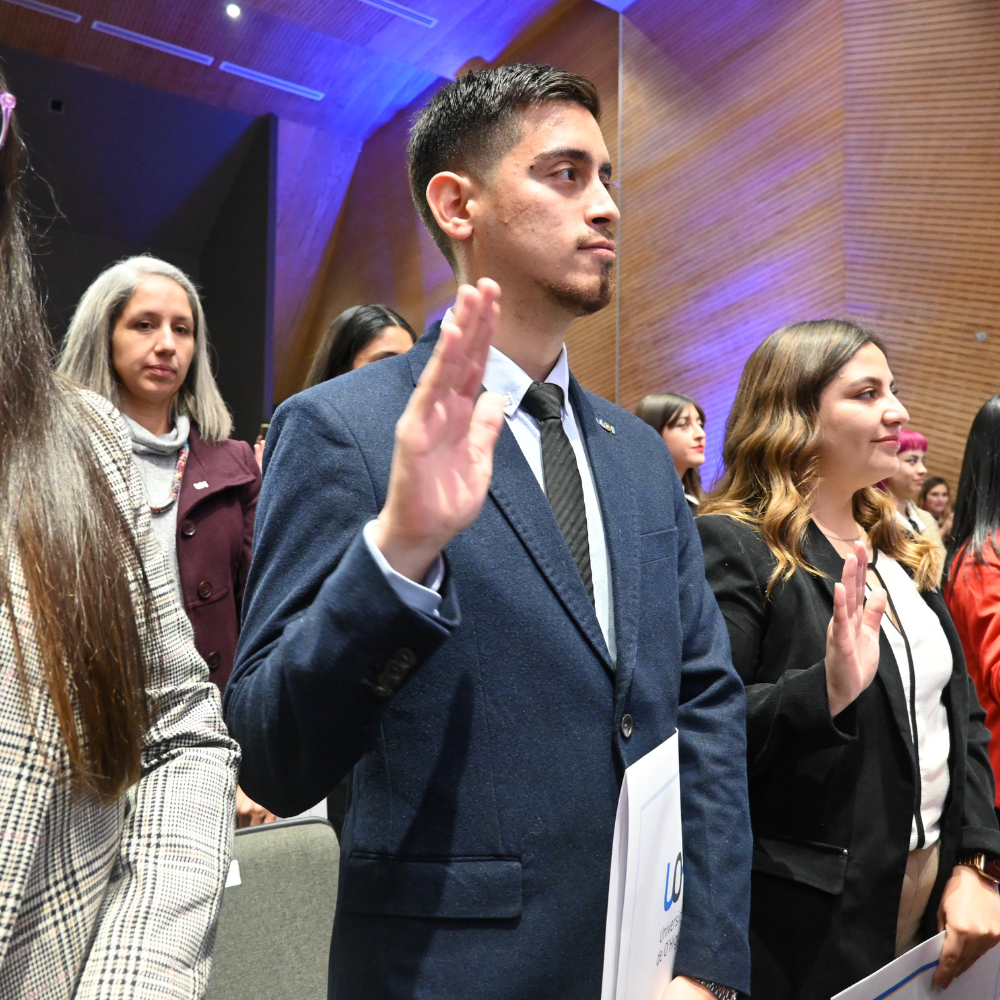 Escuela de Ciencias Sociales UOH tituló a sus primeros 60 profesionales