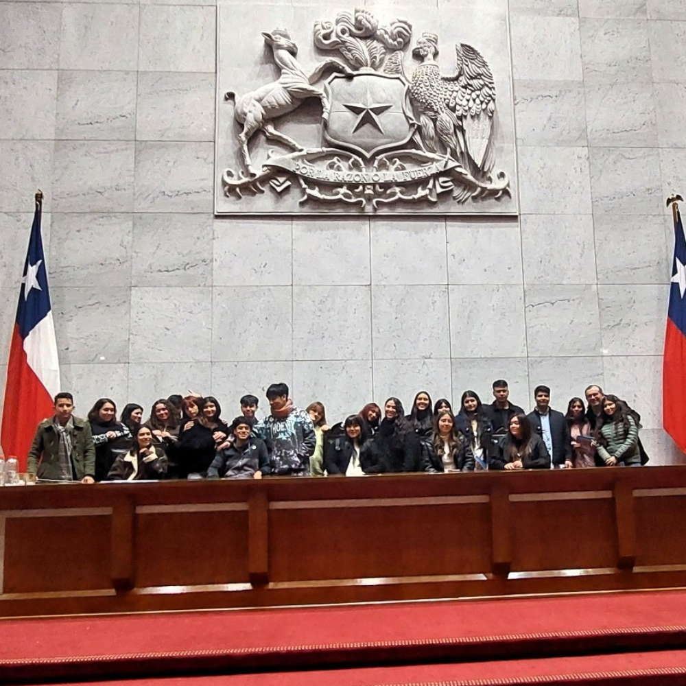 Estudiantes de Derecho se adentran al poder legislativo en su visita al Congreso Nacional