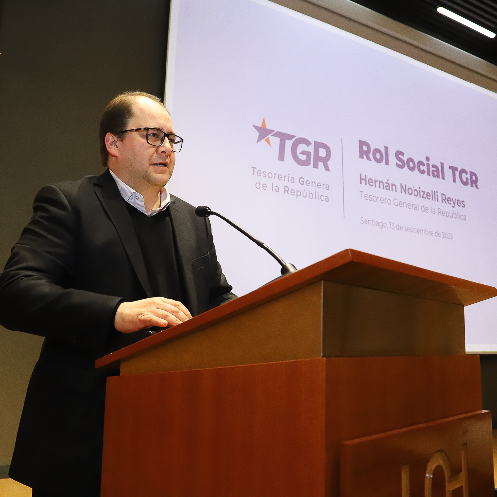 Tesorero General de la República dictó charla magistral sobre el rol social de la entidad a estudiantes UOH