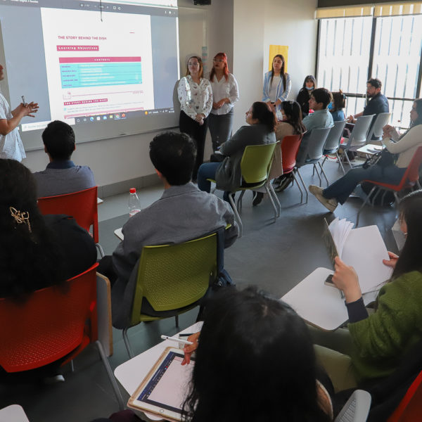 Coordinador de Escritura y Aprendizaje presentó herramientas para fomentar la escritura en un segundo idioma