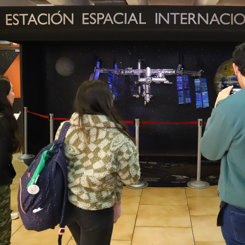 Una visita a las estrellas: estudiantes de Pedagogía en Ciencias Naturales recorrieron el Planetario