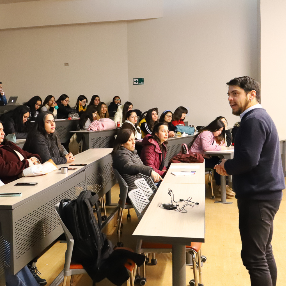 Estudiantes UOH se interiorizaron en la actualización de la priorización curricular