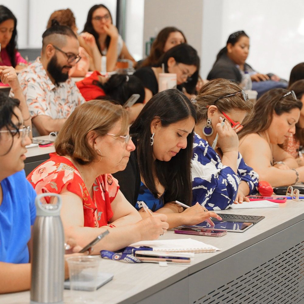 Primera versión de la “Escuela de Verano” promueve el desarrollo profesional de docentes de la región