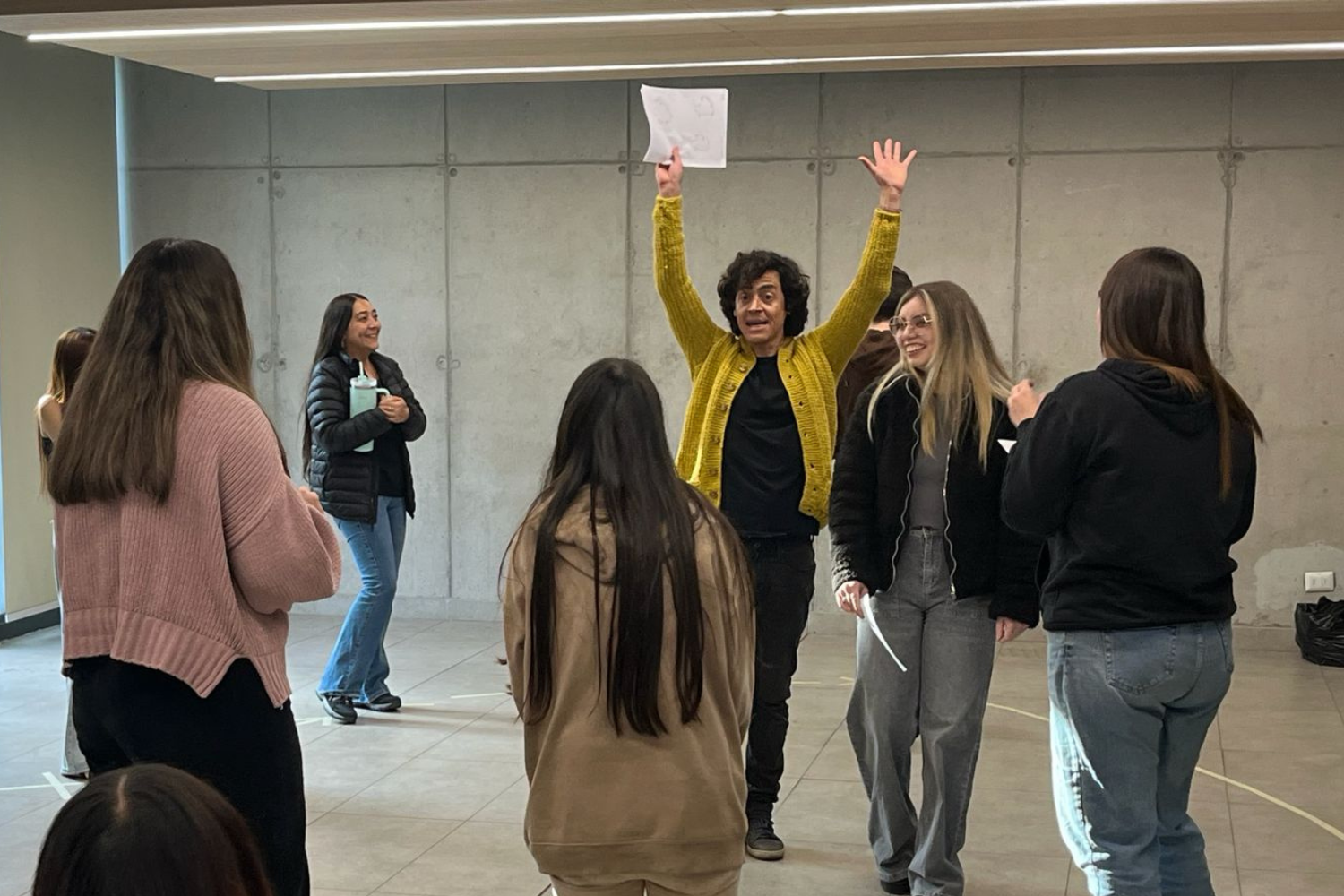 Estudiantes de Pedagogía en Lenguaje y Comunicación participaron en taller sobre narración oral y cuentos populares