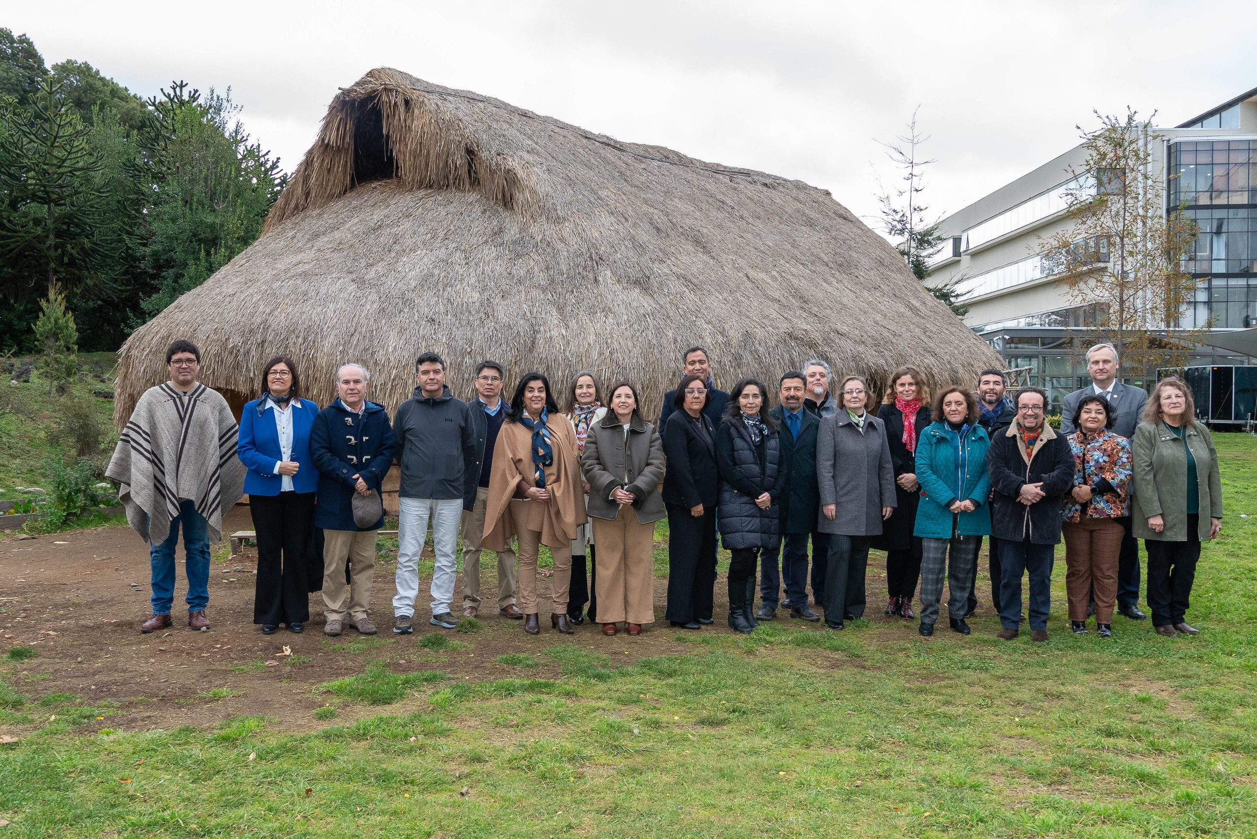 Escuela de Educación participó en encuentro de CONFAUCE centrado en la formación docente regional