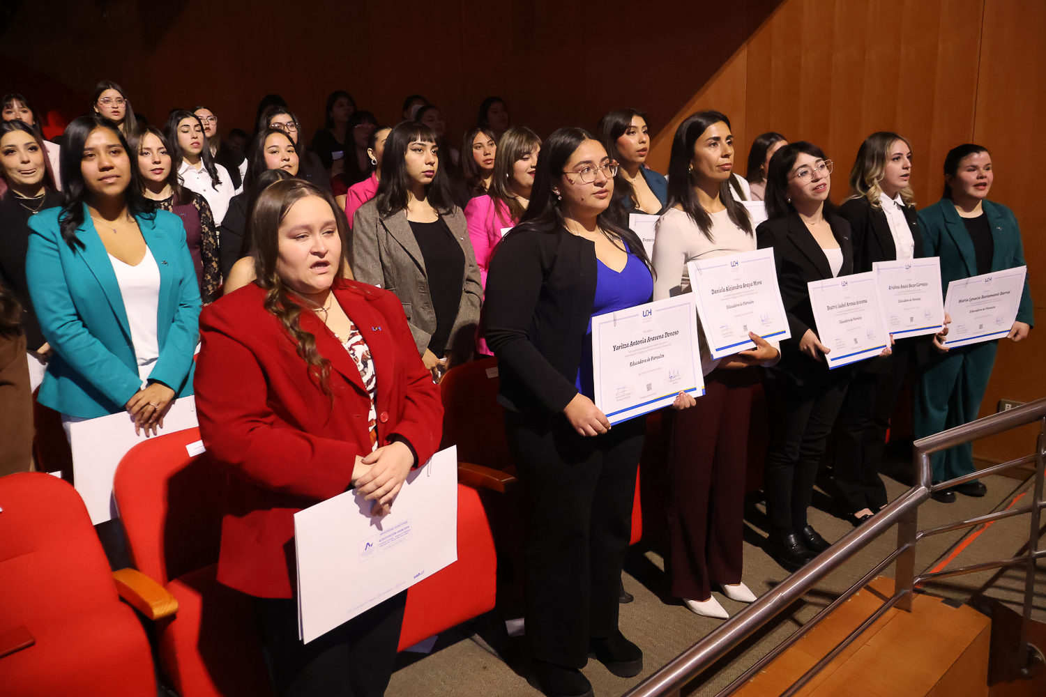 Titulaciones UOH: Escuela de Educación tituló a profesionales que inician su camino en la pedagogía