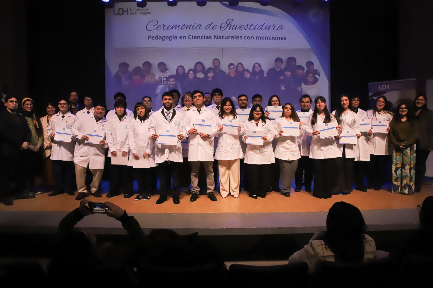 Estudiantes de Pedagogía marcan el inicio de una nueva etapa con ceremonia de investidura