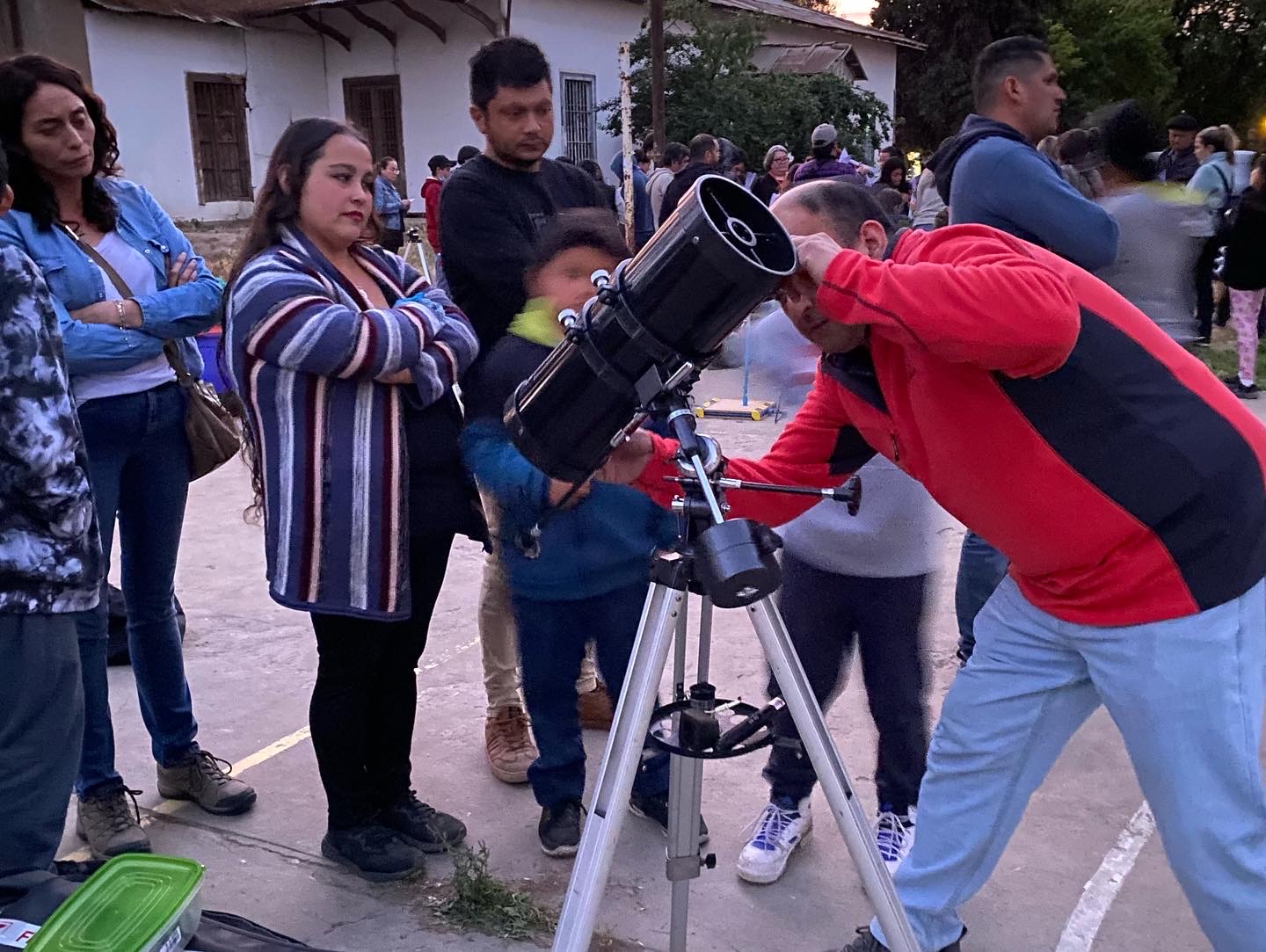 Comunidad docente ICEC O’Higgins organiza observaciones astronómicas