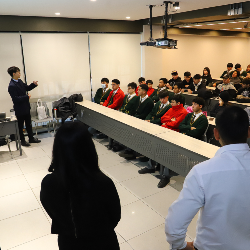 Promoviendo la participación: equipo ganador de Fondo Incuba 2023 imparte charla a estudiantes de enseñanza media para motivar su formación e innovación en la educación superior