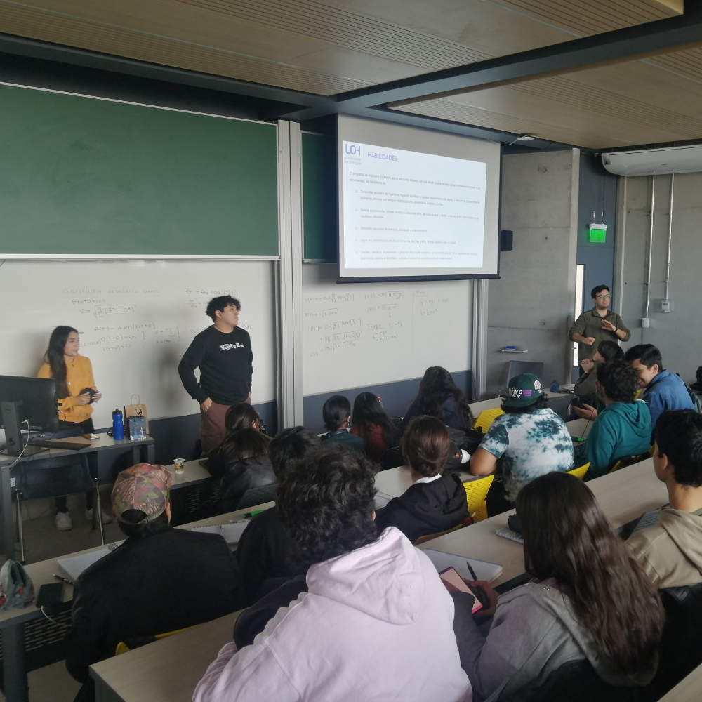 Estudiantes de cuarto año de Ingeniería Civil Mecánica dictaron charla vocacional a sus pares de primero