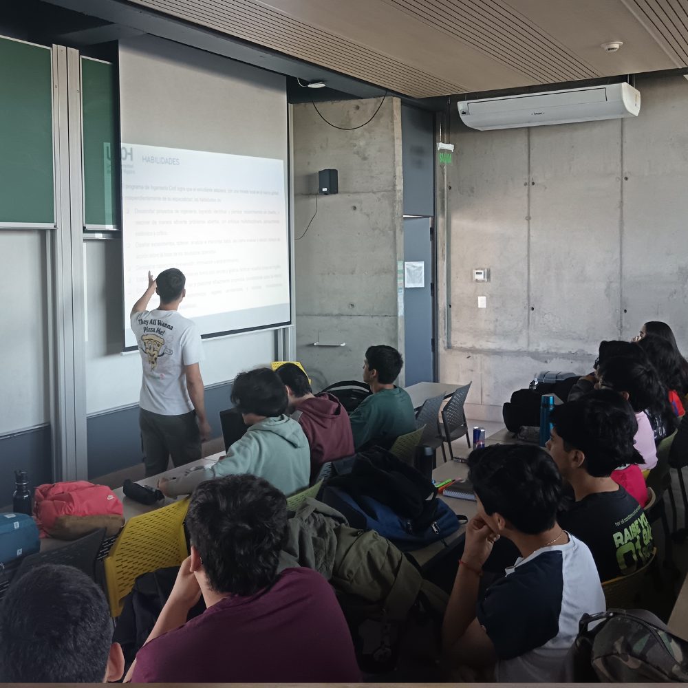 Ingeniería Civil Mecánica impulsa charla de vocación profesional a estudiantes de primer año
