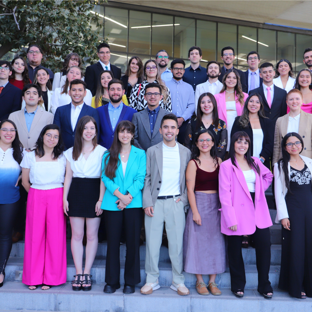 El primer gran paso: Estudiantes de la segunda generación de Medicina recibieron su licenciatura