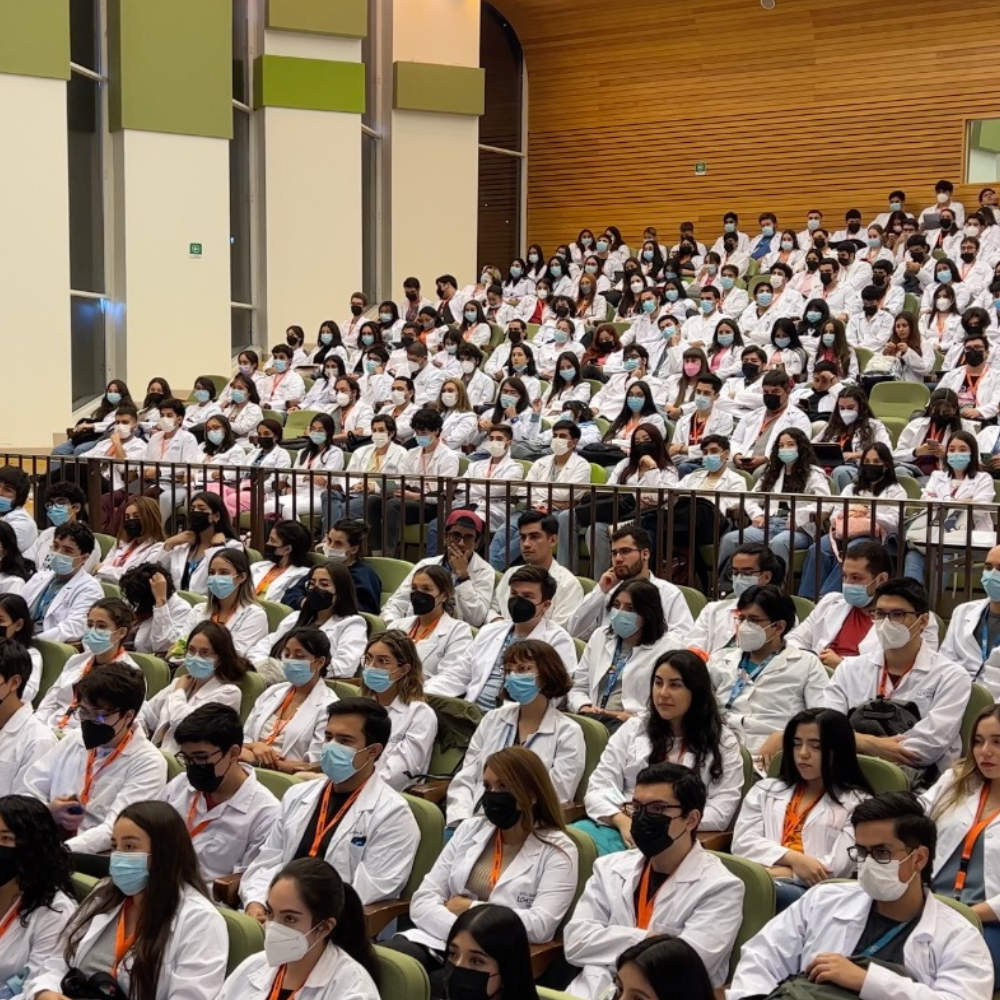 Estudiantes de Medicina UOH recibieron inducciones en el inicio de sus prácticas curriculares en el HRLBO
