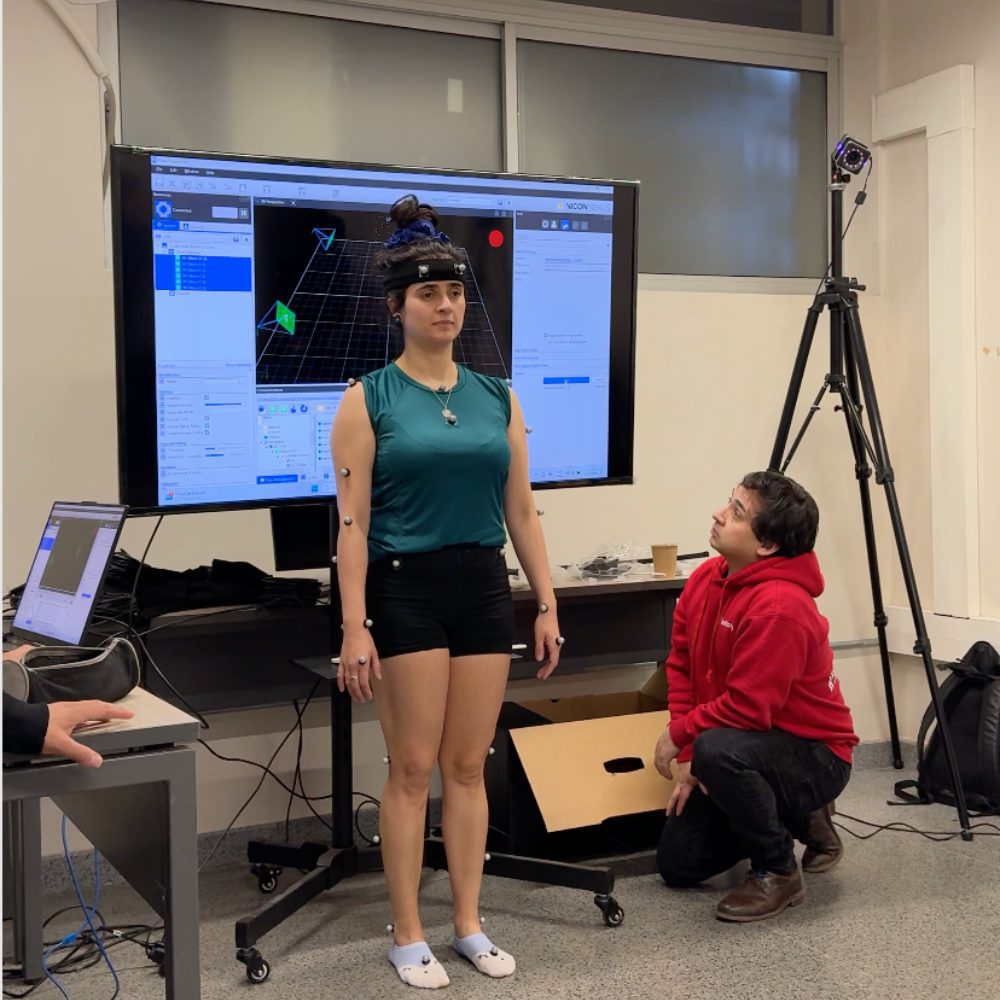 Equipo docente de Kinesiología fortalece su formación con herramientas de rehabilitación de alta precisión