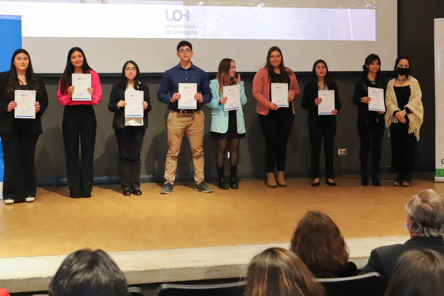 Primera generación de Escuela de Ciencias Sociales recibió su licenciatura