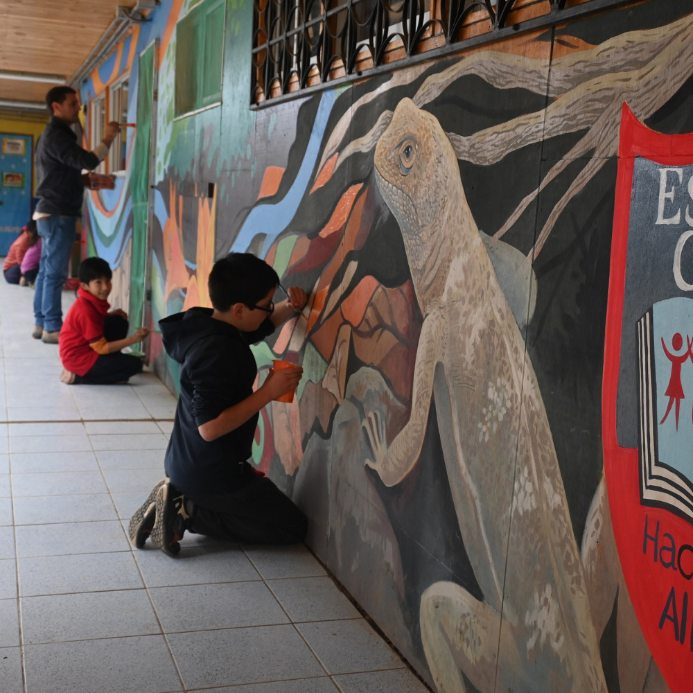 UOH y Codelco inauguran mural con llamado a concientizar sobre la fauna local