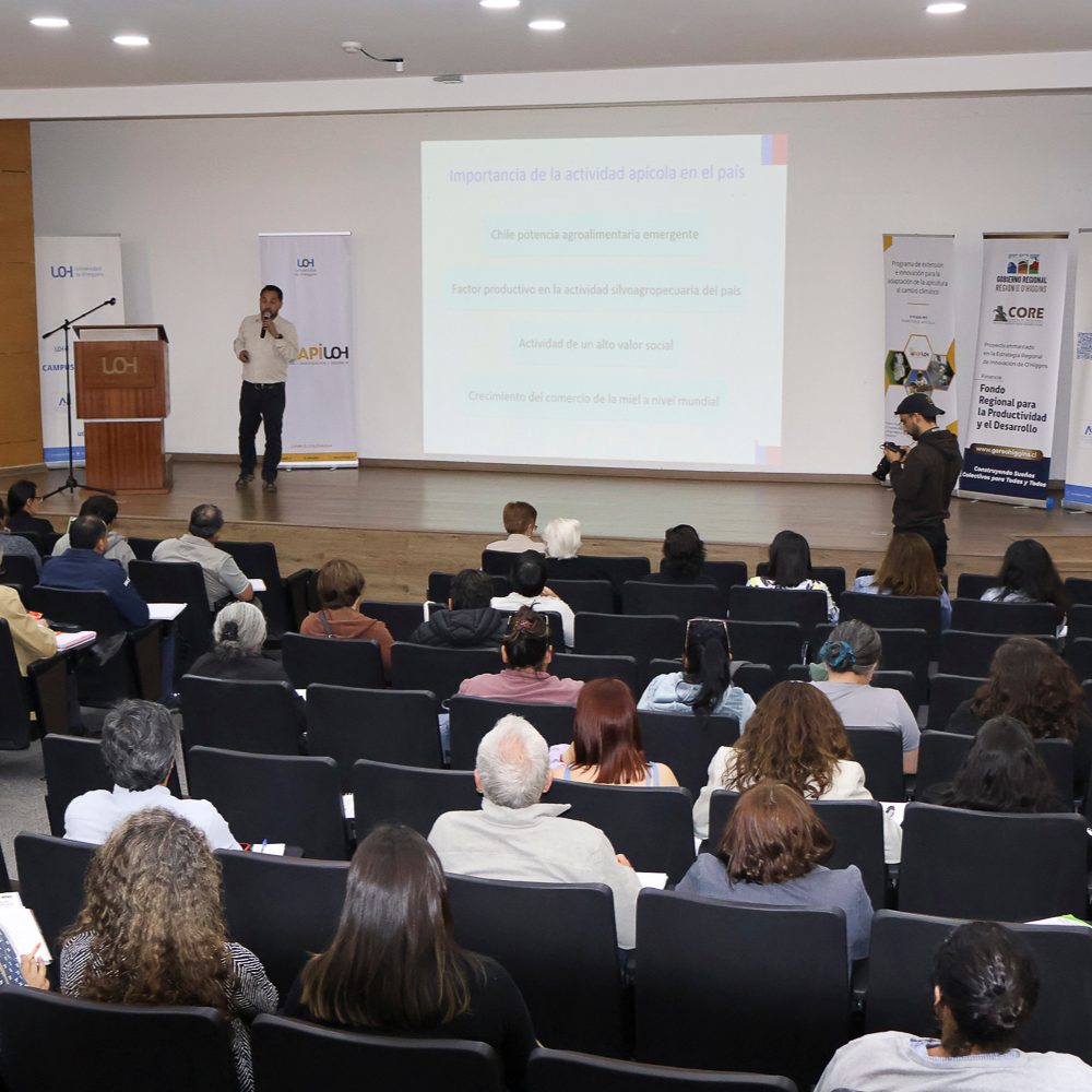 Seminario Internacional “Cambio Climático en Apicultura” reunió a expertos/as, académicos/as y apicultores/as