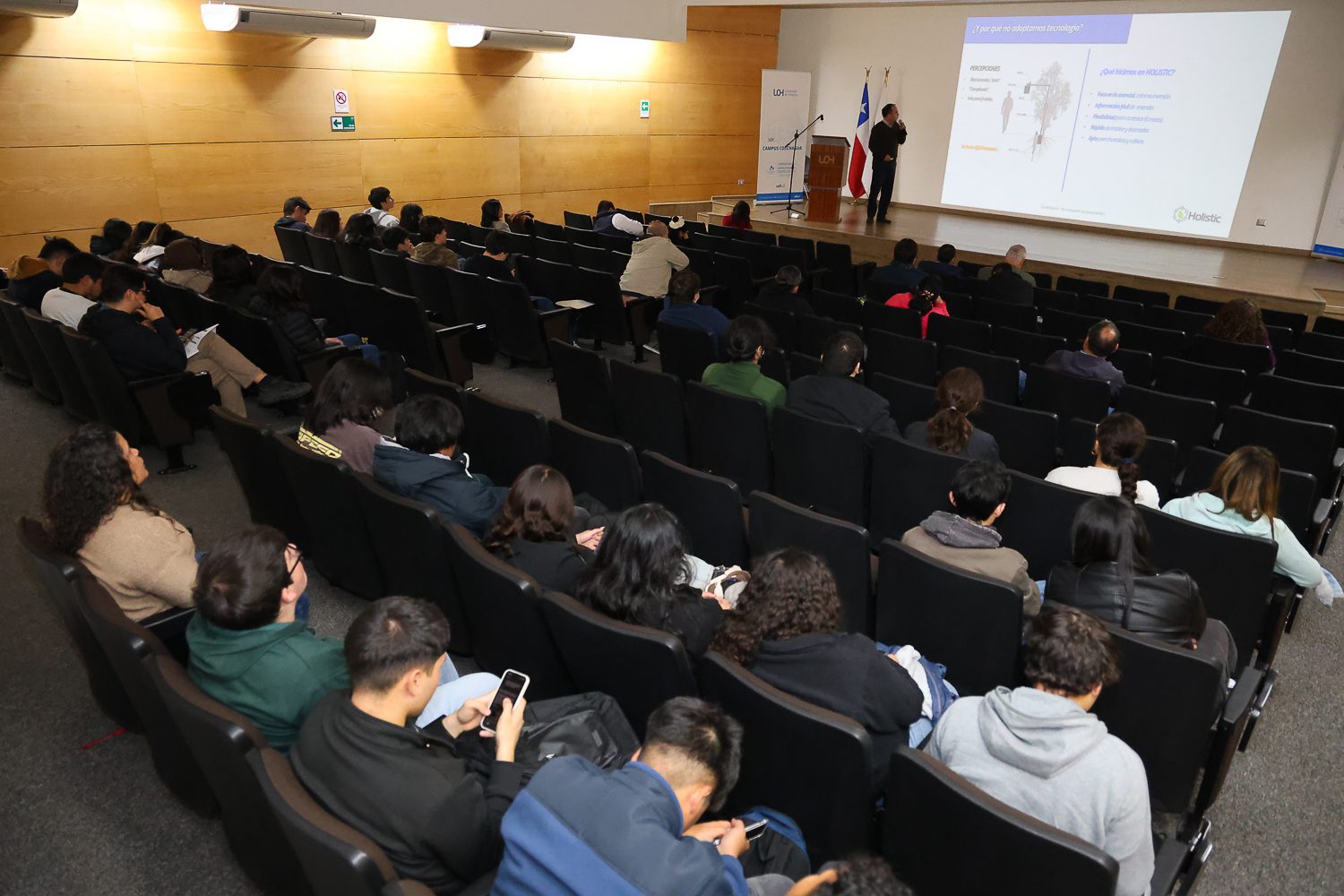 Seminario de Innovación Agroalimentaria en la UOH instaló diálogo sobre adopción de investigación aplicada