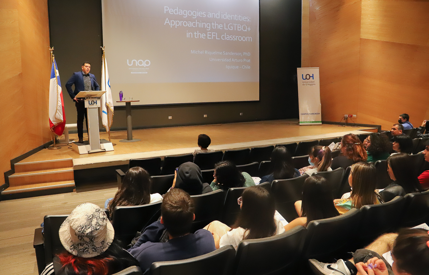 Desde Master Chef a la promoción de la lectura: Jornada abordó experiencias docentes en clases de inglés en la región