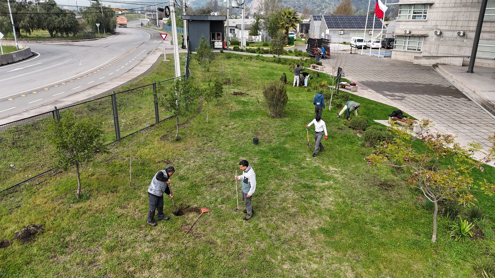 Nuevas áreas verdes en el Campus Colchagua de la UOH