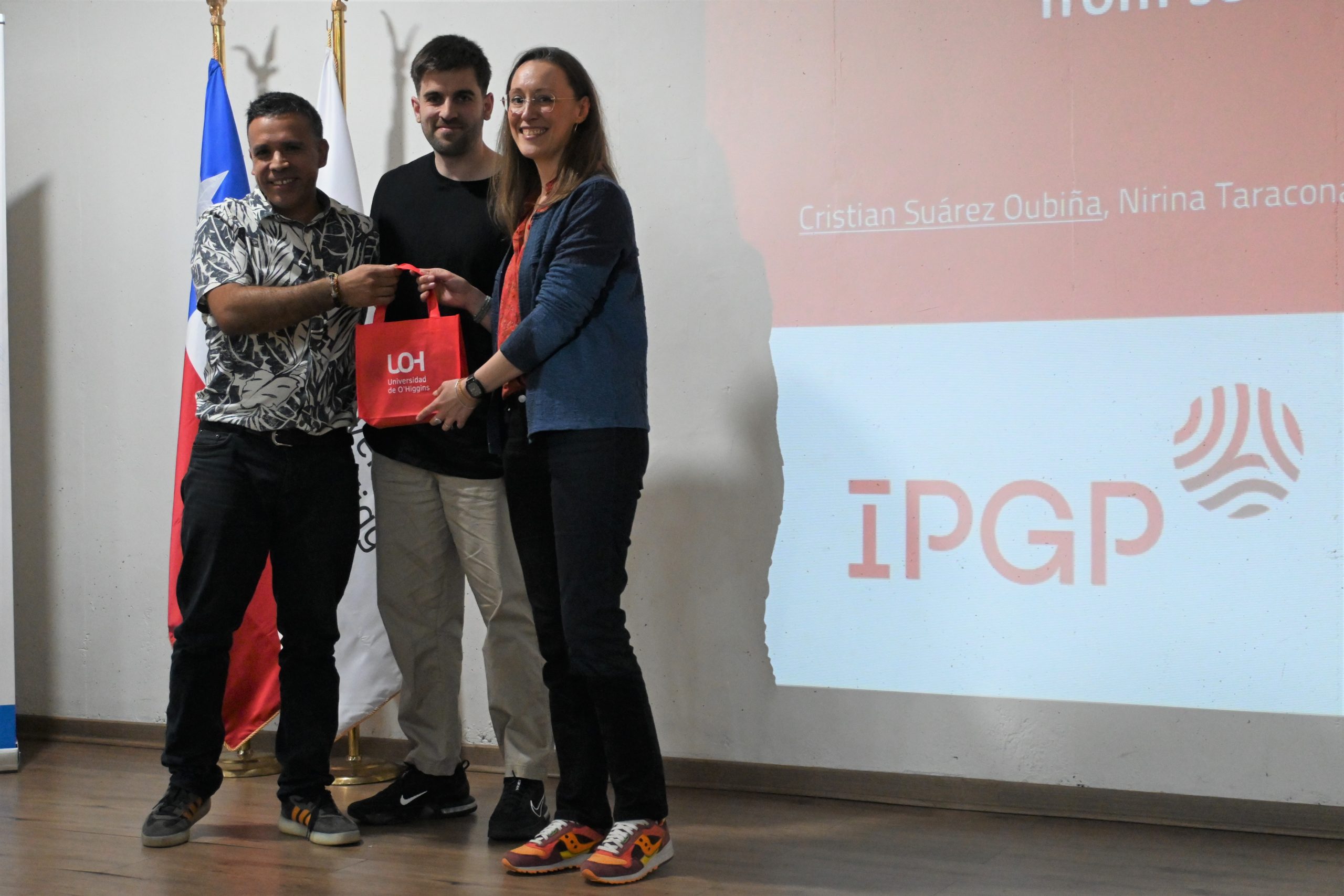 Magíster en Ciencias Ambientales y de la Tierra UOH inicia su año académico con seminario sobre impactos de incendios forestales