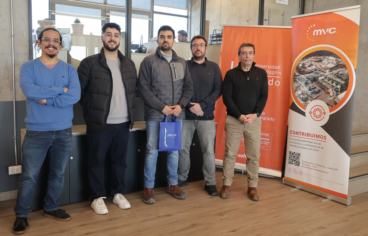 Minera Valle Central entrega nueva beca a estudiante del Magíster en Biotecnología de la UOH para investigar especie endémica de Chile