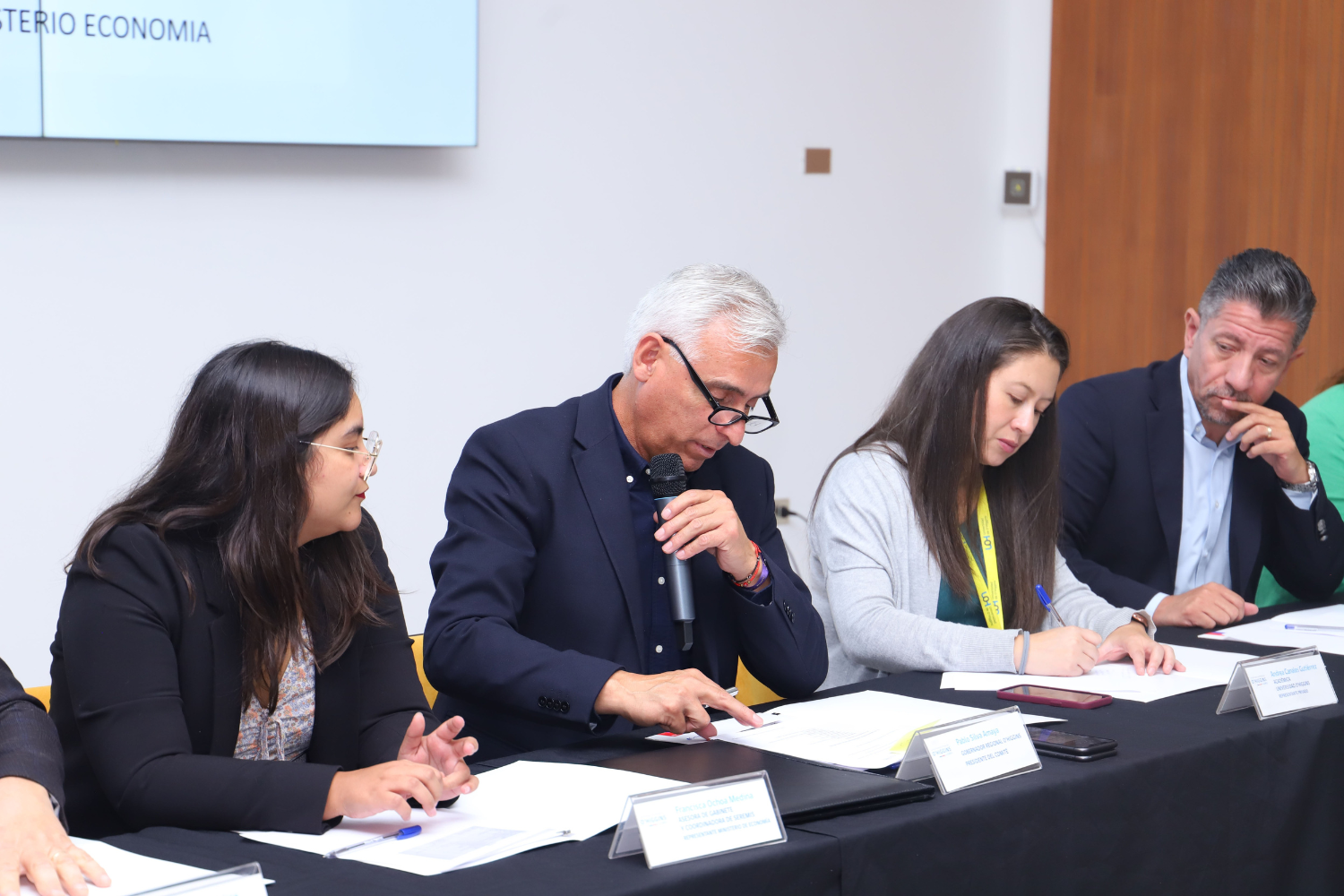 UOH participa de Comité de Desarrollo Productivo para avanzar hacia la descentralización
