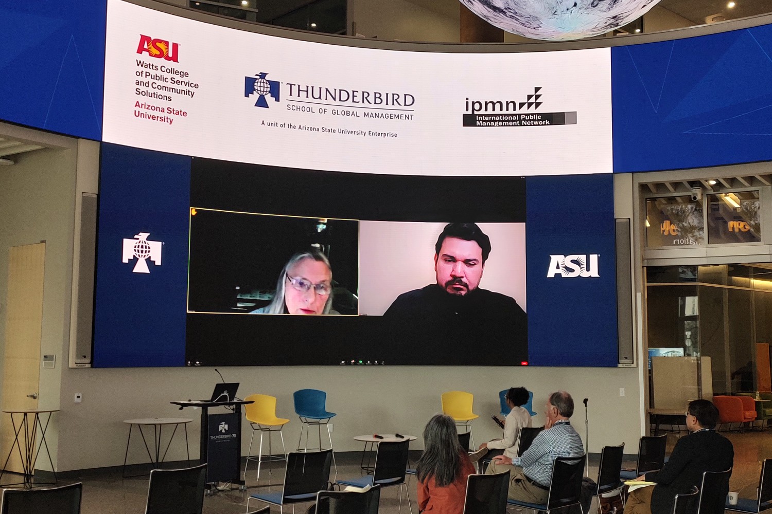 Jefe de carrera de Administración Pública UOH presentó ponencia en conferencia internacional de gestión pública