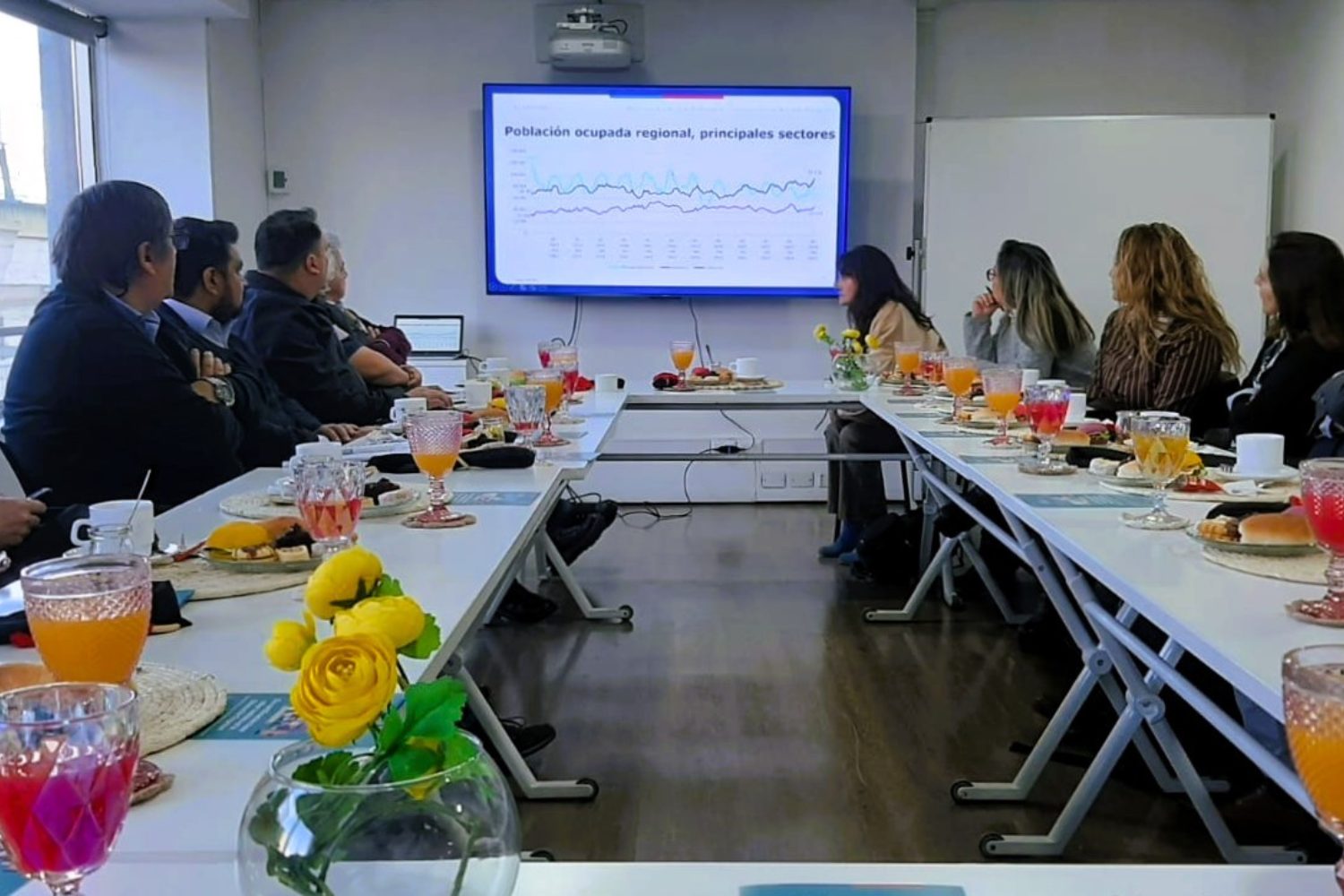 Observatorio expuso sobre principales indicadores económicos de la región en sesión de Organismo Sectorial de Competencias Laborales