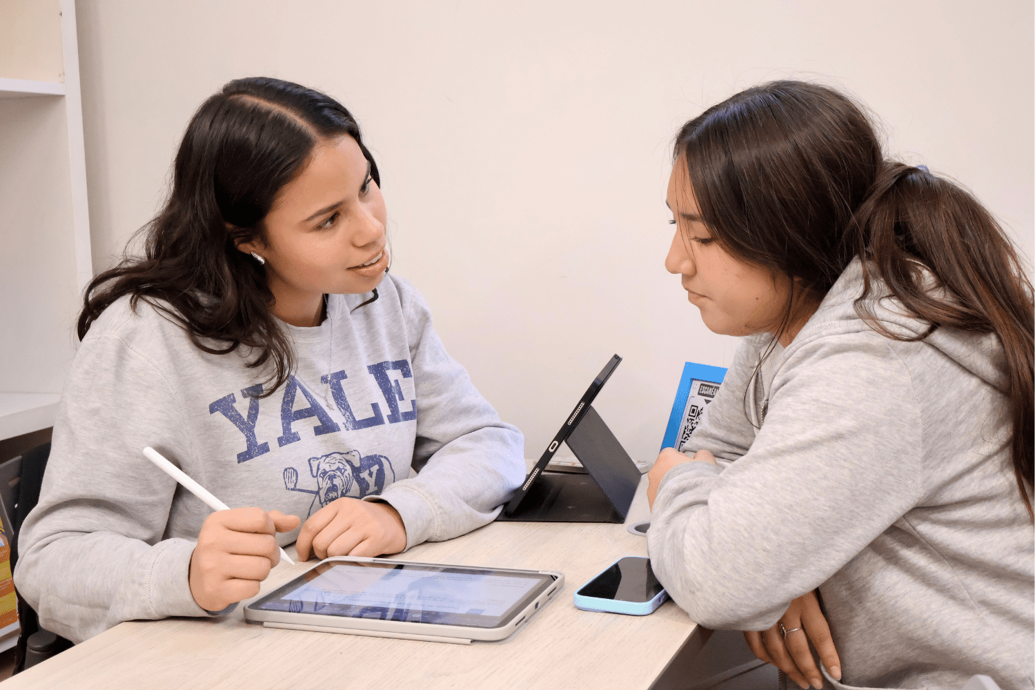 ¿Cómo acompañar ante situaciones impredecibles?: Psicóloga de la Dirección de Salud Mental UOH destaca validación de emociones y solicitar apoyo