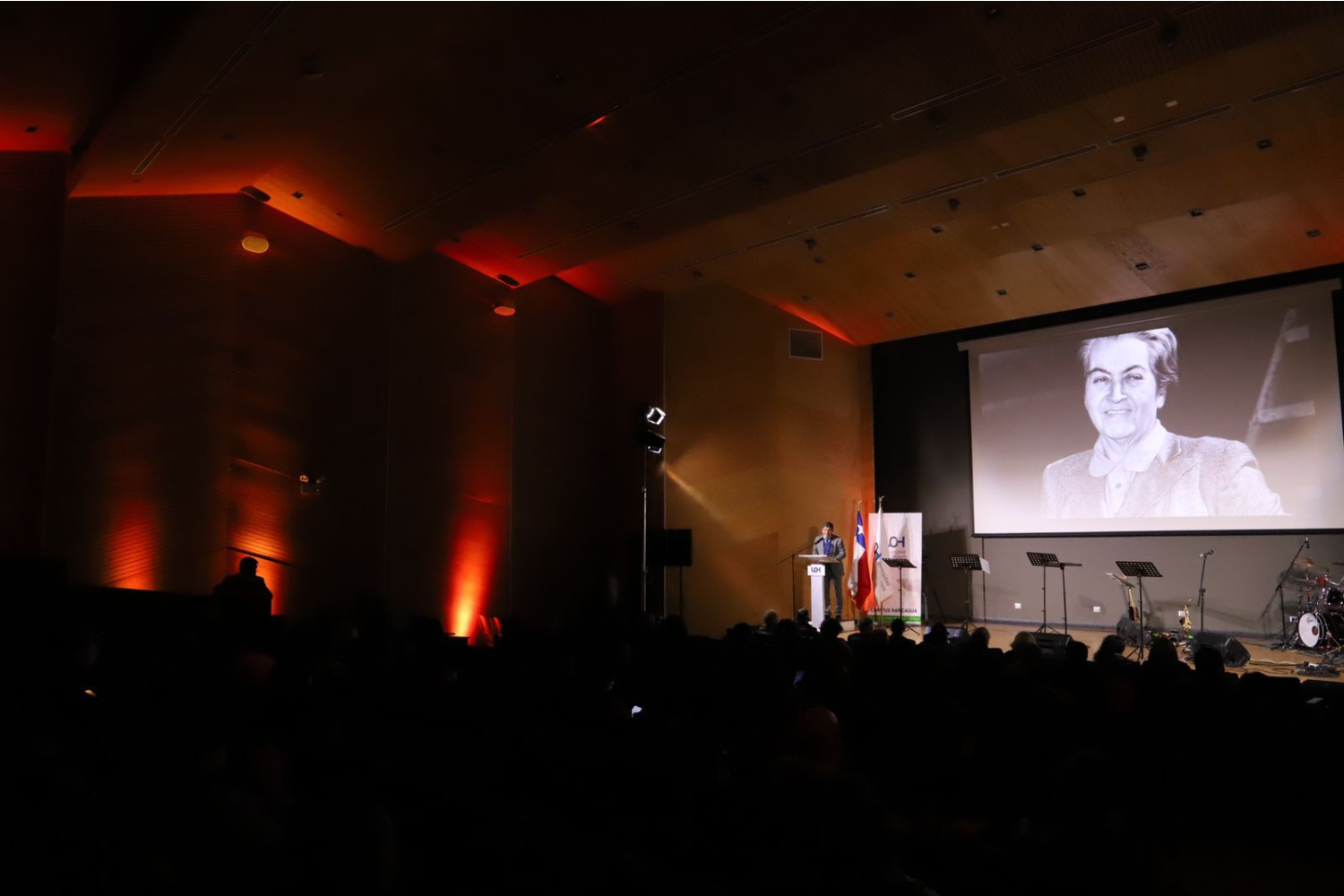 Gabriela Mistral: Conmemoran centenario de la llegada de la poetisa a México y su aporte a la educación