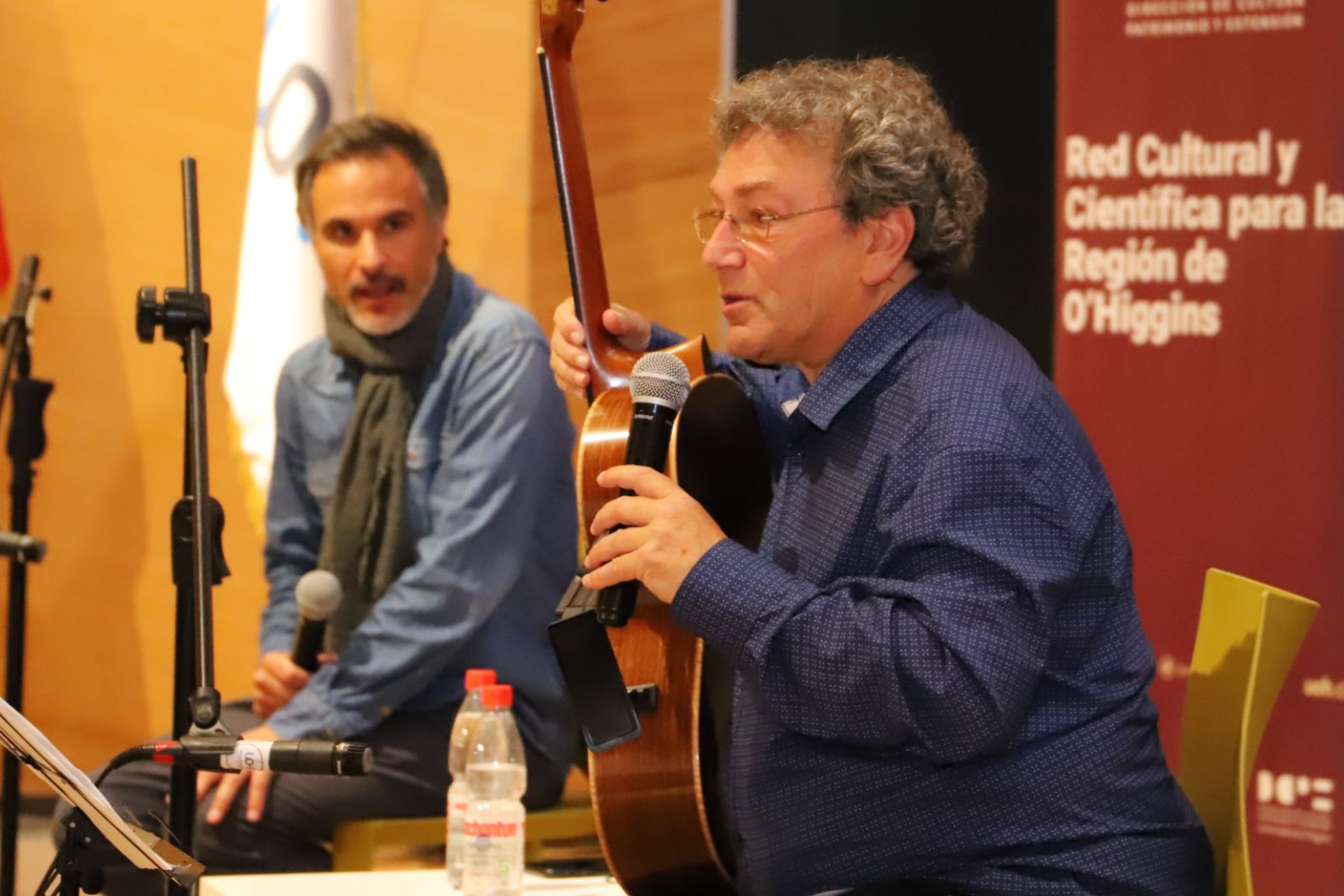 Cuerdas y música: Destacado guitarrista David Tanenbaum deleitó a estudiantes de colegios de la región