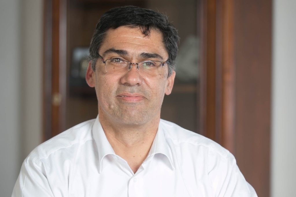 Carlos Pérez-columna