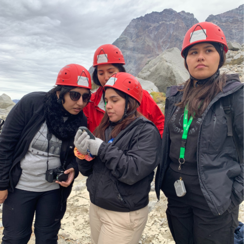 Estudiantes de Ingeniería Ambiental UOH tuvieron clase en un glaciar