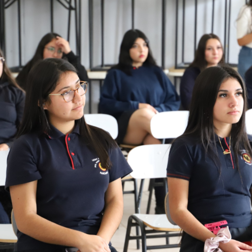 UOH dictó taller de geociencia con enfoque de género en liceo industrial de Rancagua