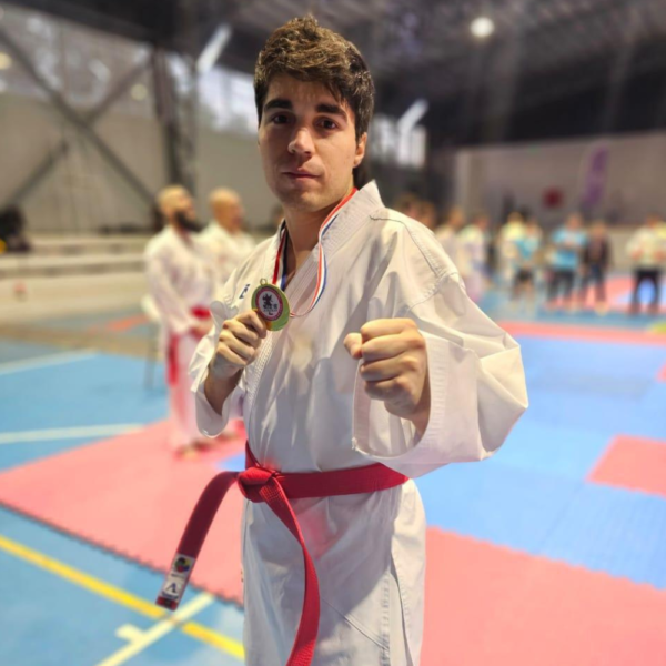 Estudiante de Pedagogía en Inglés UOH gana primer lugar en torneo nacional de Karate