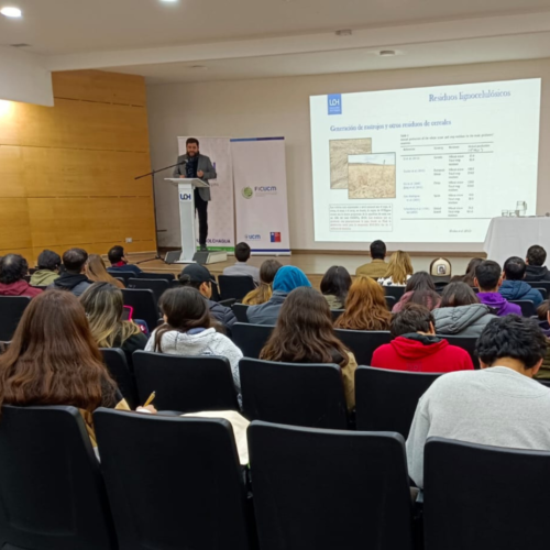 En la UOH se presentó proyecto que convierte desechos frutícolas en plástico biodegradable