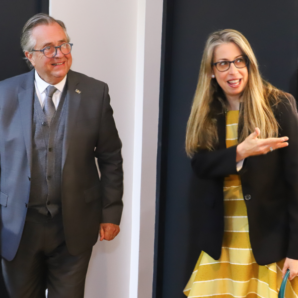 Embajadora de Estados Unidos en Chile visitó la UOH y se reunió con estudiantes