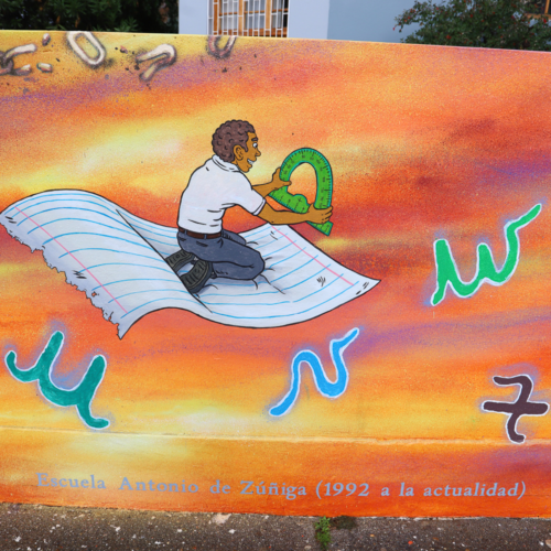 Mural en la Escuela Antonio de Zúñiga en Peumo rinde homenaje a la enseñanza