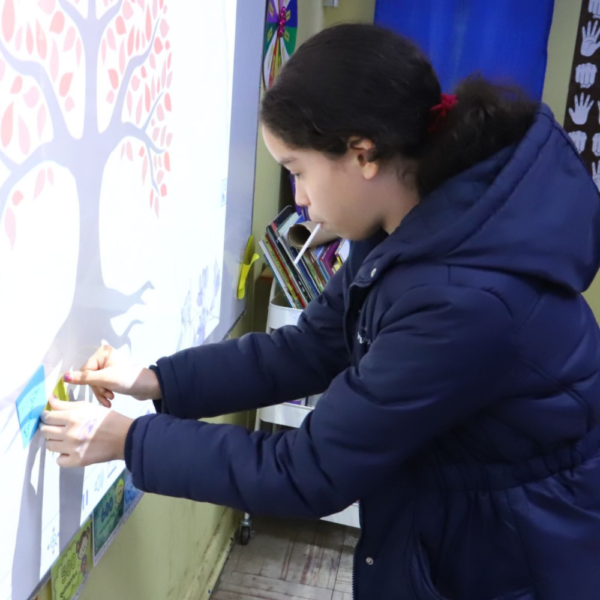 UOH comienza diseño de mural participativo en el Colegio Pablo Garrido de Rancagua