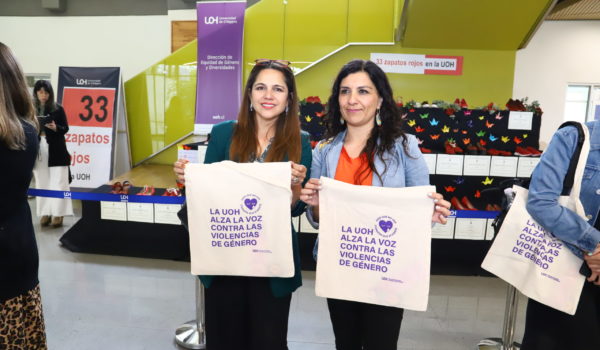 Mujeres en la conmemoración del 25N en la UOH