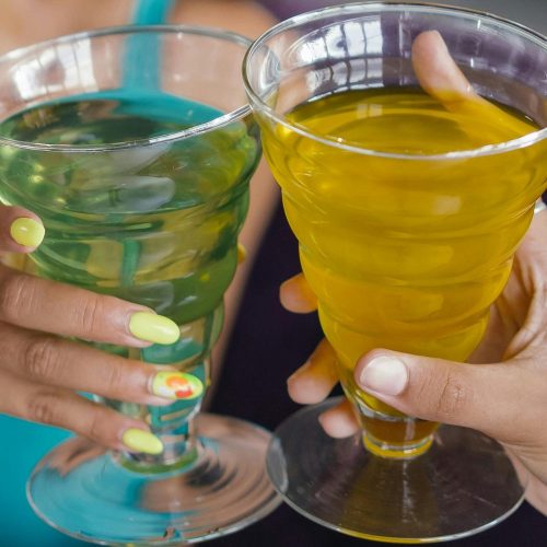 Entre mitos y realidades: los beneficios y riesgos de las bebidas isotónicas