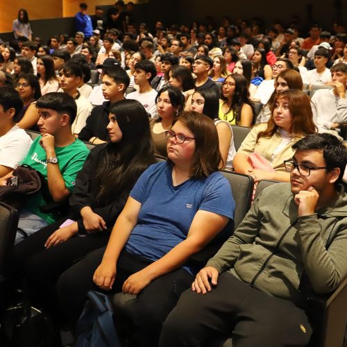 350 estudiantes inician su trayectoria en la Escuela de Ingeniería UOH
