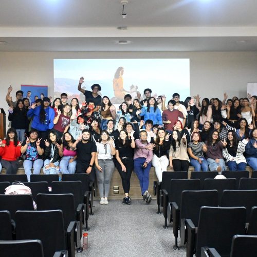 Estudiantes de primer año de Medicina Veterinaria participaron en charla sobre psicología positiva