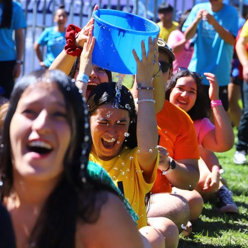 ¡Sumergidos/as en la UOH!: estudiantes de primer año disfrutaron del deporte y la recreación en la Fiesta del Agua