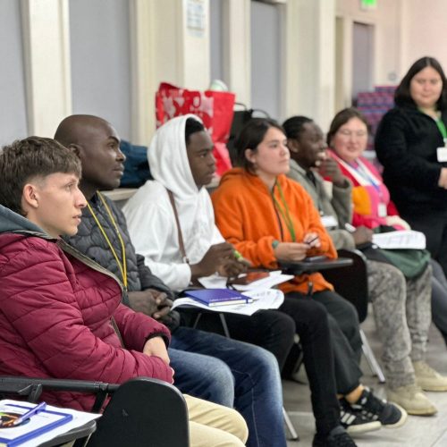Estudiantes de Pedagogía en Lenguaje y Comunicación lideran iniciativa de enseñanza de español para ciudadanas/os haitianas/os