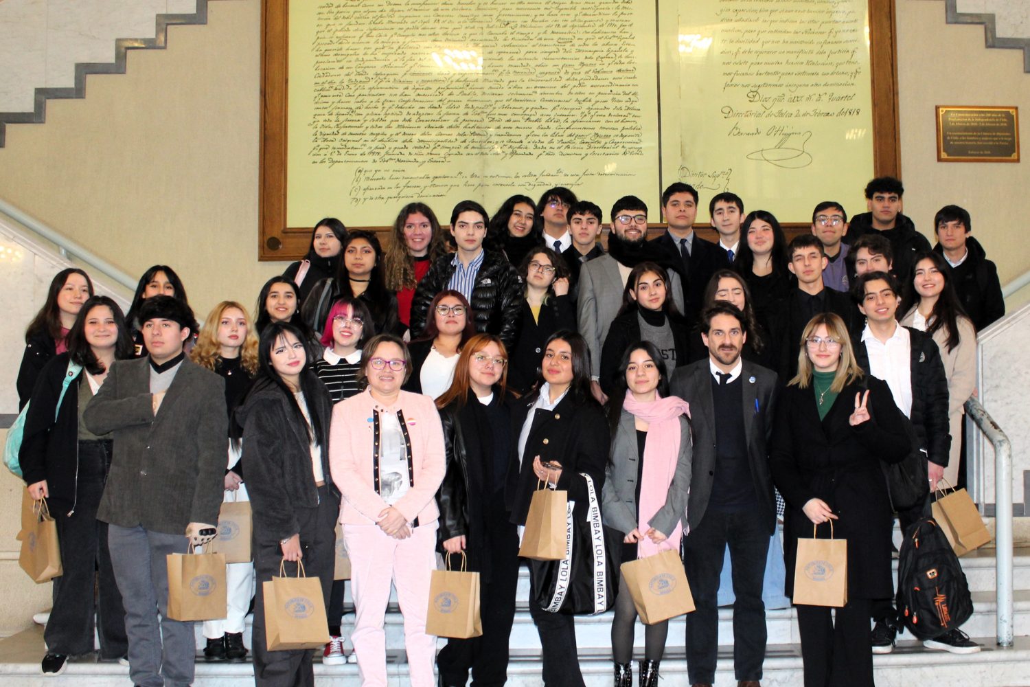 Estudiantes de Derecho UOH visitan Congreso Nacional